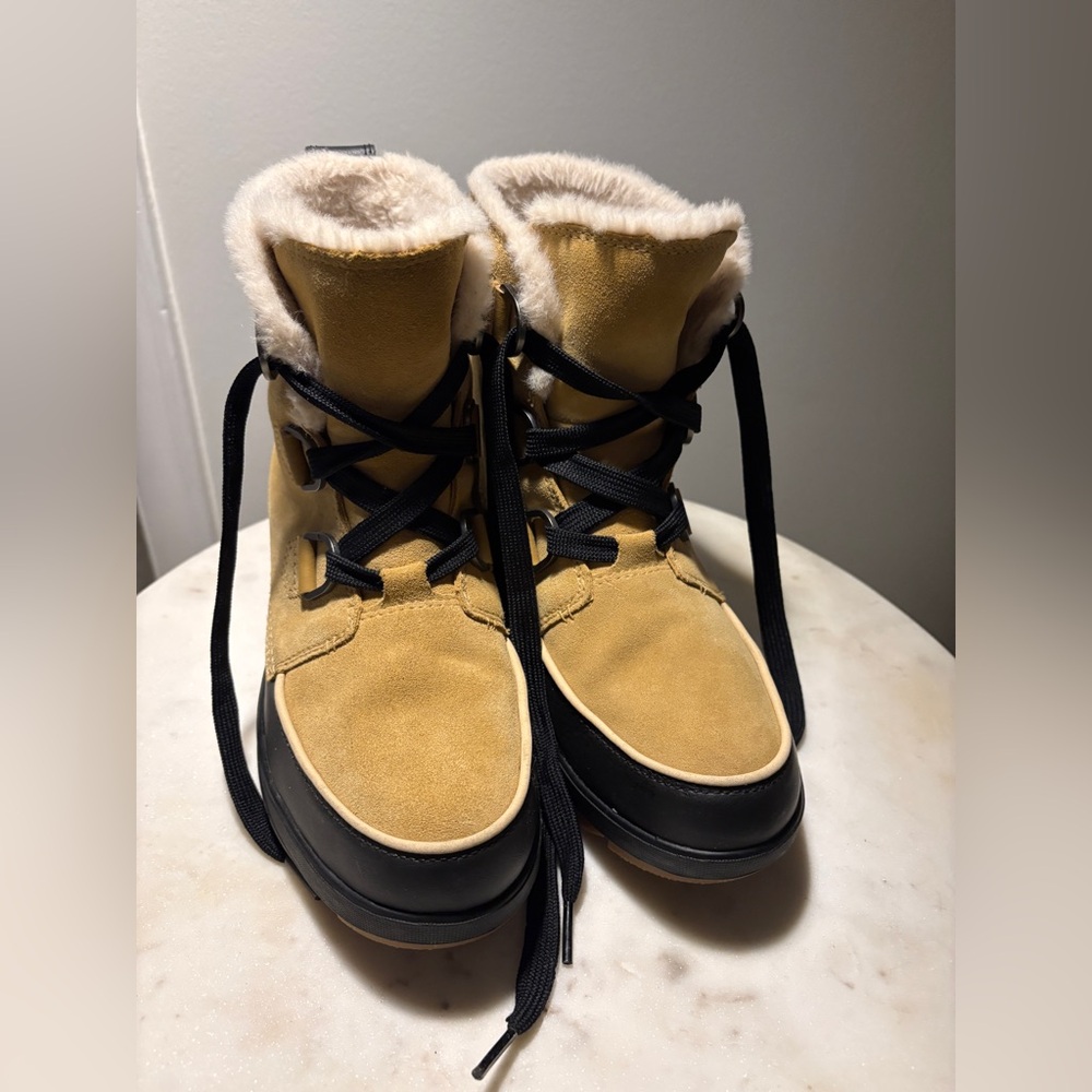 Sorel Women’s 9.5 Tivoli IV Waterproof boot